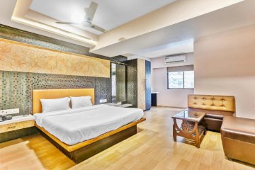 Hotel Vinyasa Residency