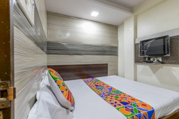 Hotel Maroshi Residency